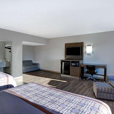 Motel 6 Burlington Eksteriør bilde