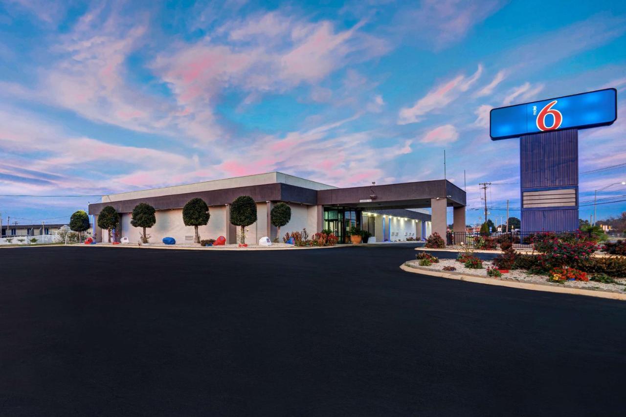 Motel 6 Burlington Eksteriør bilde