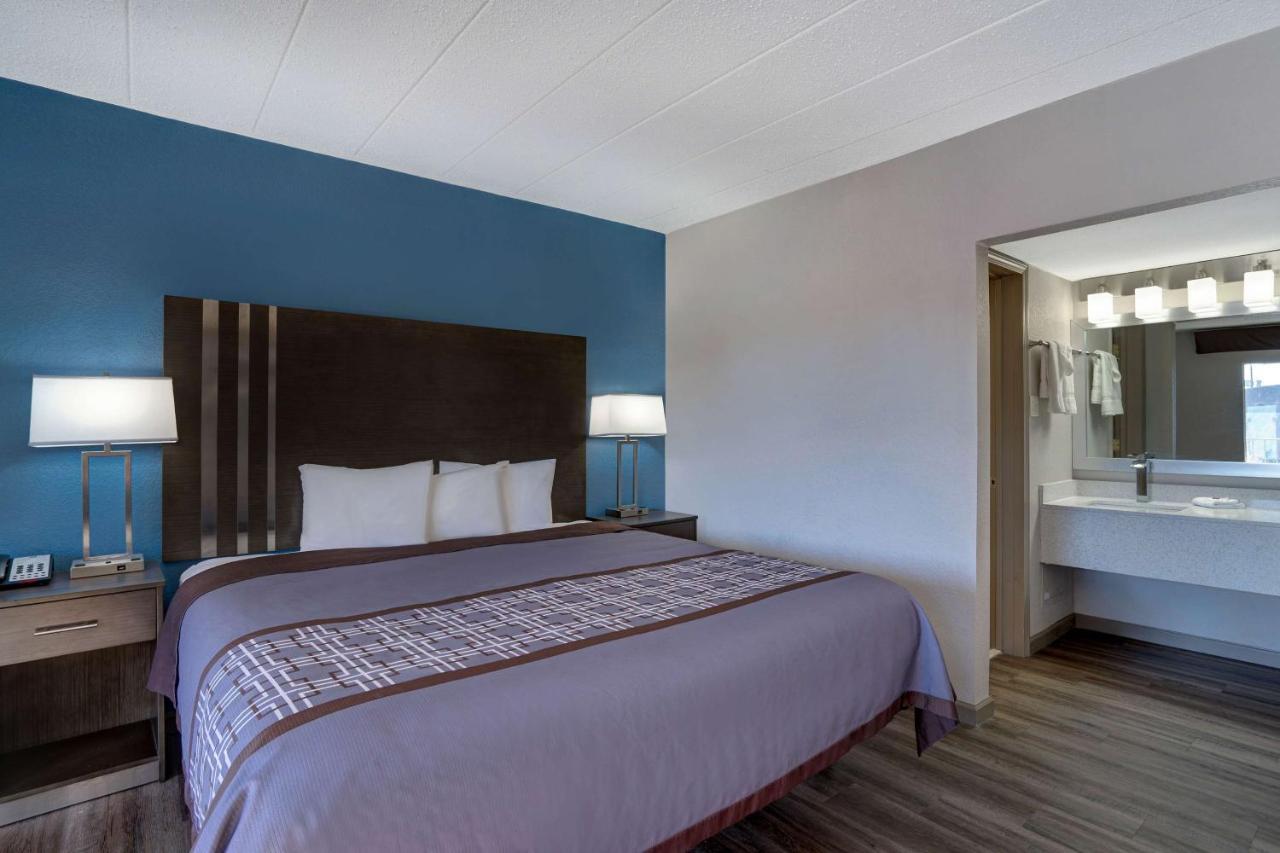Motel 6 Burlington Eksteriør bilde