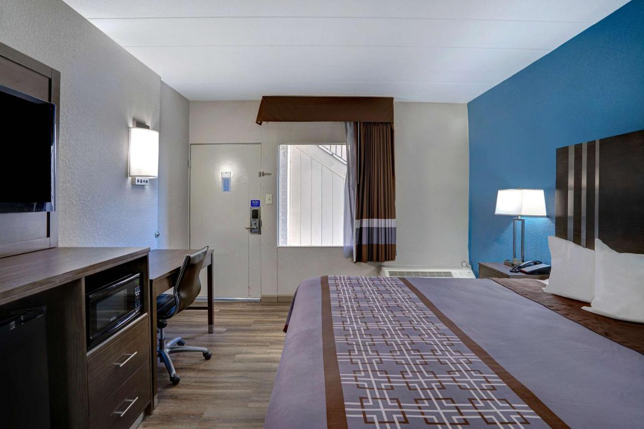 Motel 6 Burlington Eksteriør bilde