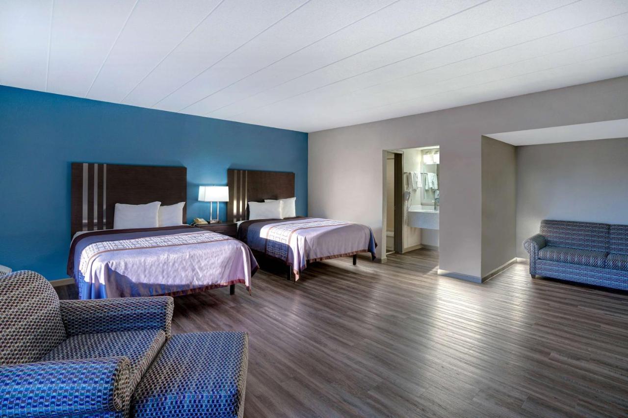 Motel 6 Burlington Eksteriør bilde