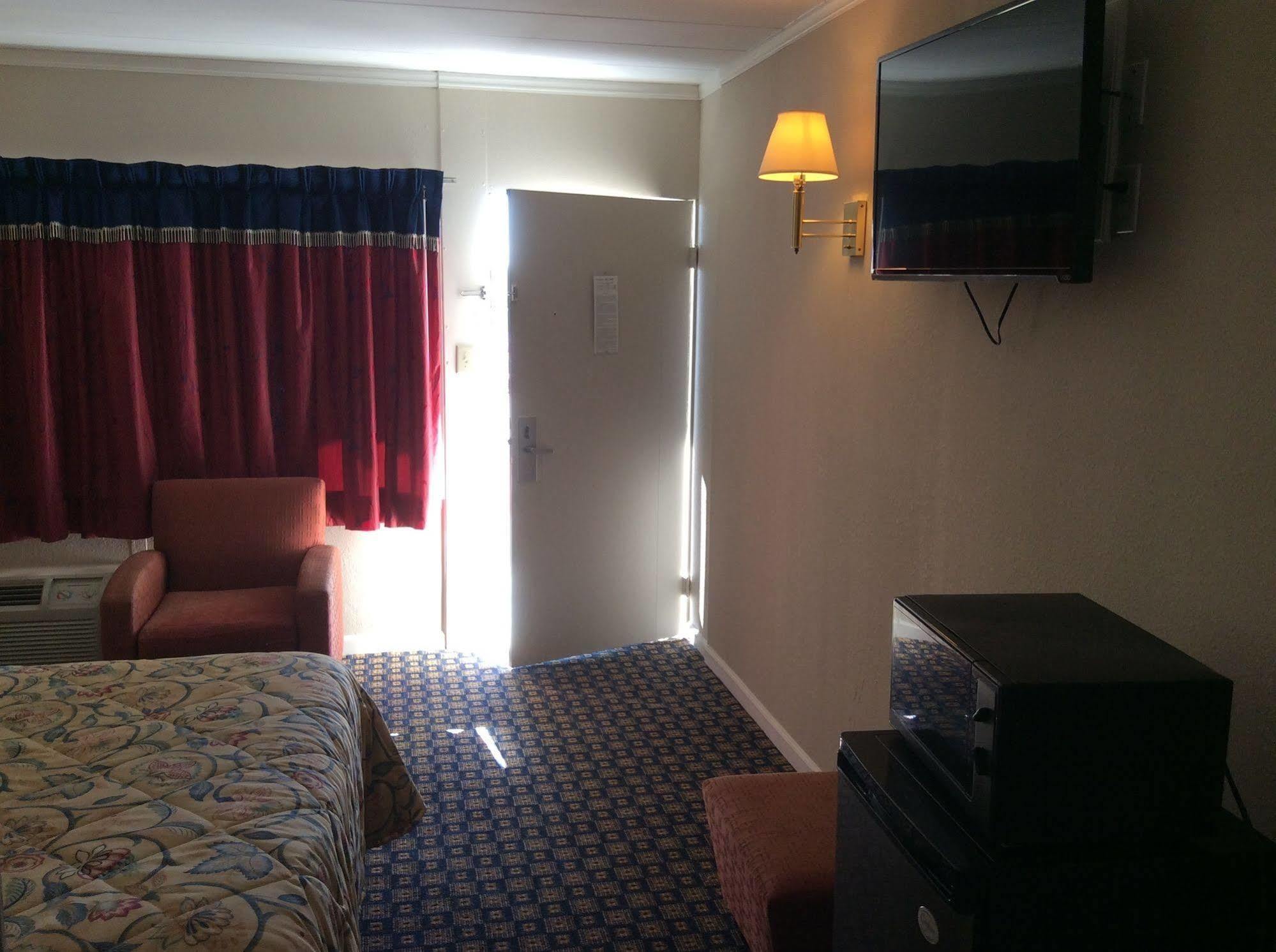 Motel 6 Burlington Eksteriør bilde