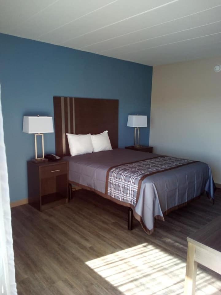 Motel 6 Burlington Eksteriør bilde
